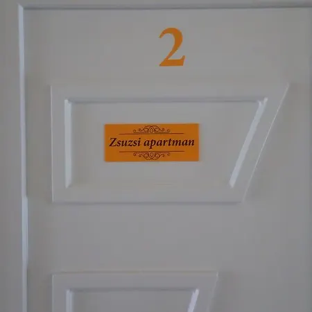Zsuzsi * Makó